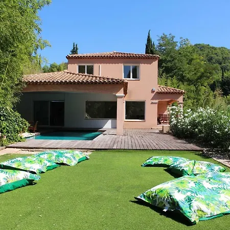 Le Vignoble De La Charbonniere